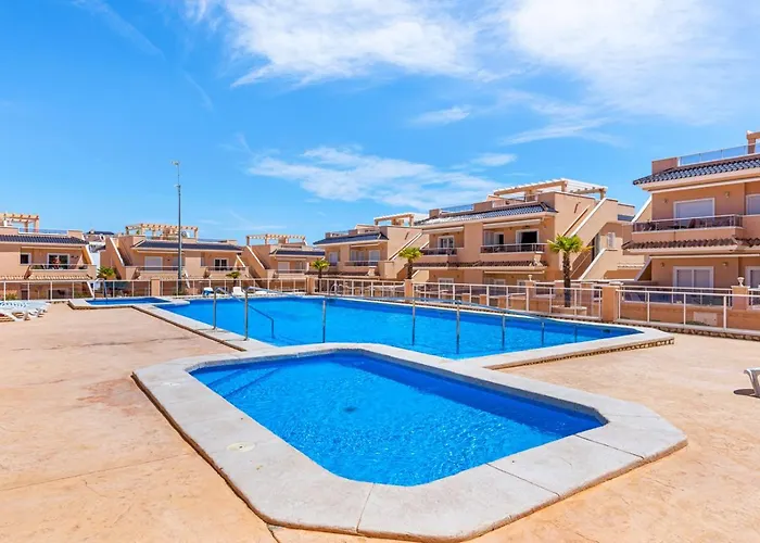 Punta Prima Indoor & Outdoor Pool شقة *