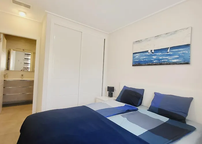 Punta Prima Indoor & Outdoor Pool * تورّيفيِخا